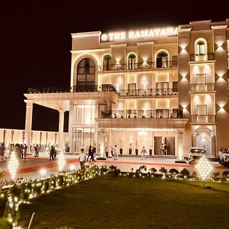 The Ramayana Hotel, Ayodhya Zewnętrze zdjęcie